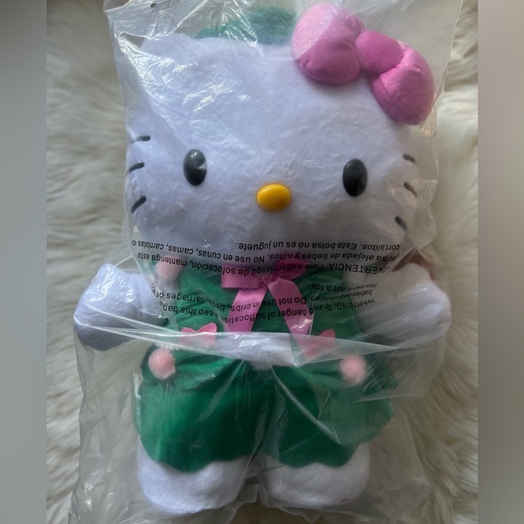 Hello Kitty Christmas tree greeter. NEW - Picture 2 of 2
